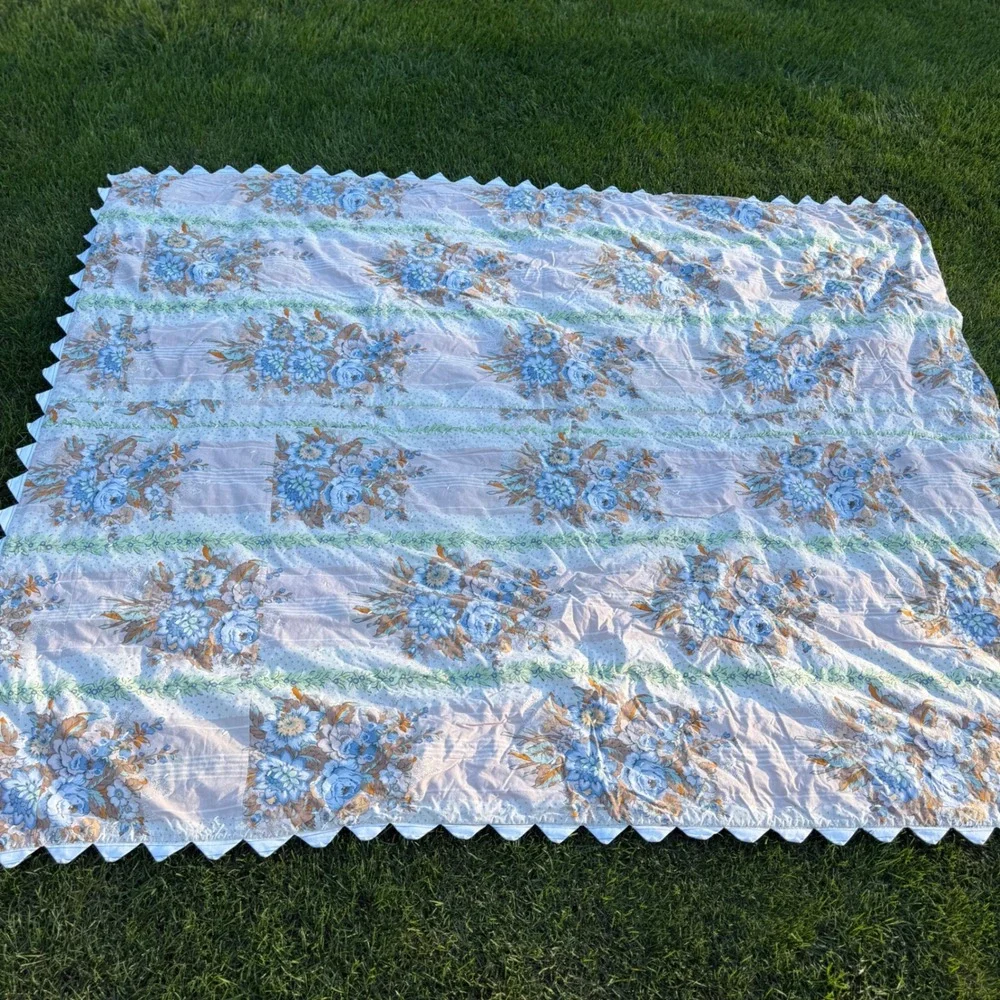 Handmade Patchwork Quilt Multi Color Scrap Scalloped Edge Tufted Farmhouse 88x73